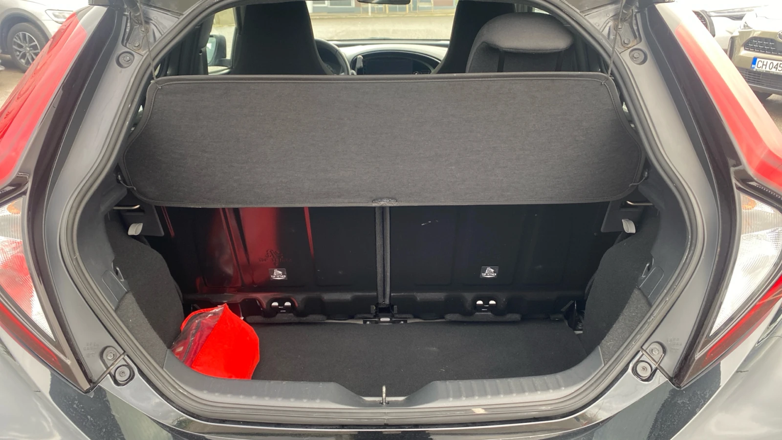 Toyota Aygo X Envy, AT, Bi-tone | Mobile.bg   14