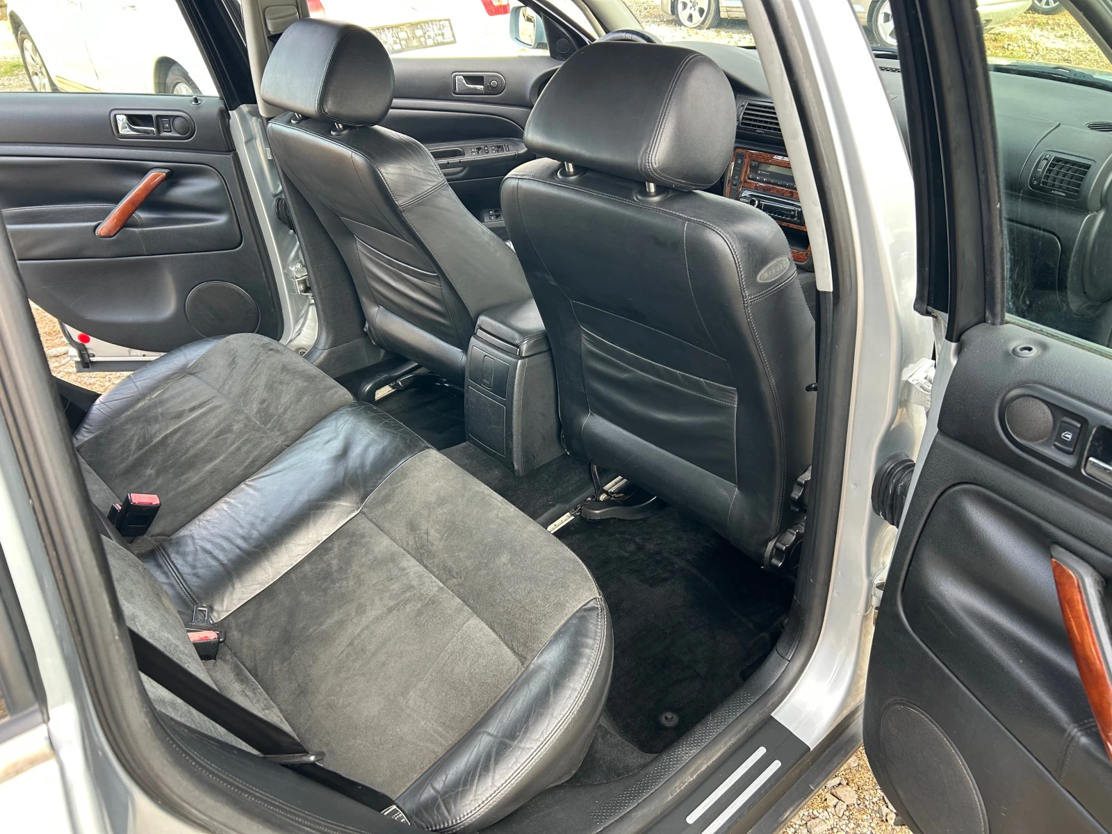 VW Passat 1.9 TDI АЛКАНТАРА/ПОДГРЕВ, снимка 17 - Автомобили и джипове - 54601362