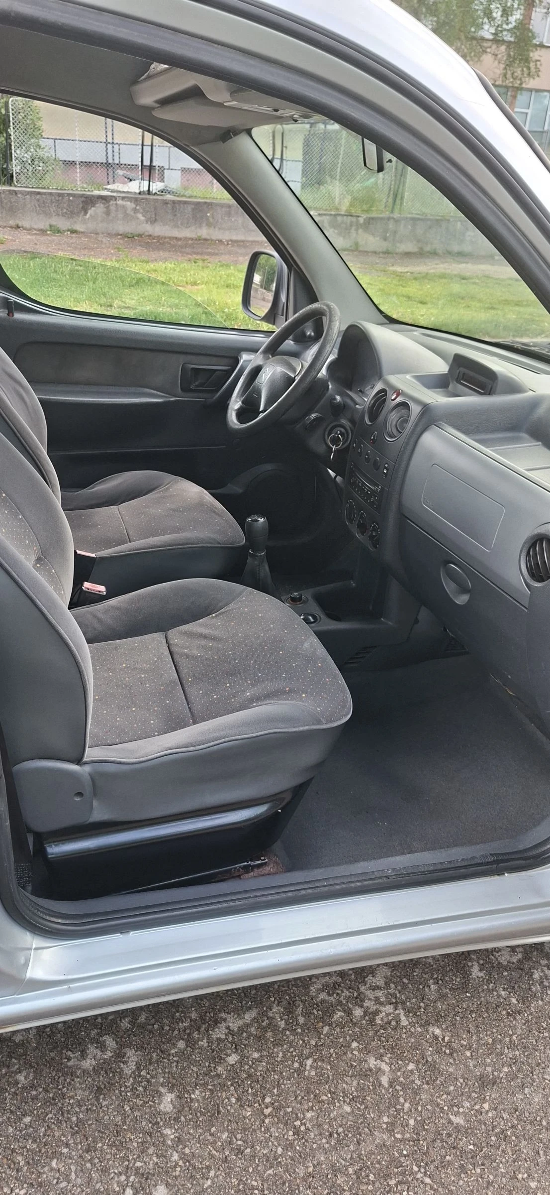 Citroen Berlingo 1.6Hi 90к.с 257000км.нов внос 7мест., снимка 6 - Автомобили и джипове - 54703259