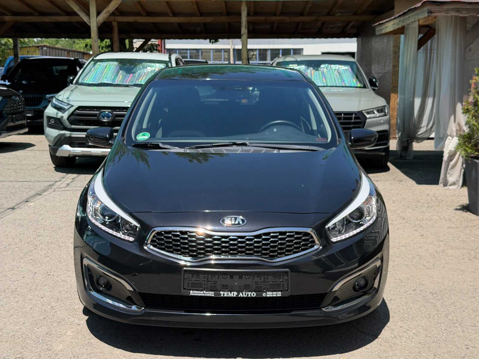 Kia Ceed 1.4i* 100к.с.* С ПЪЛНА СЕРВИЗНА ИСТОРИЯ , снимка 2 - Автомобили и джипове - 54946265