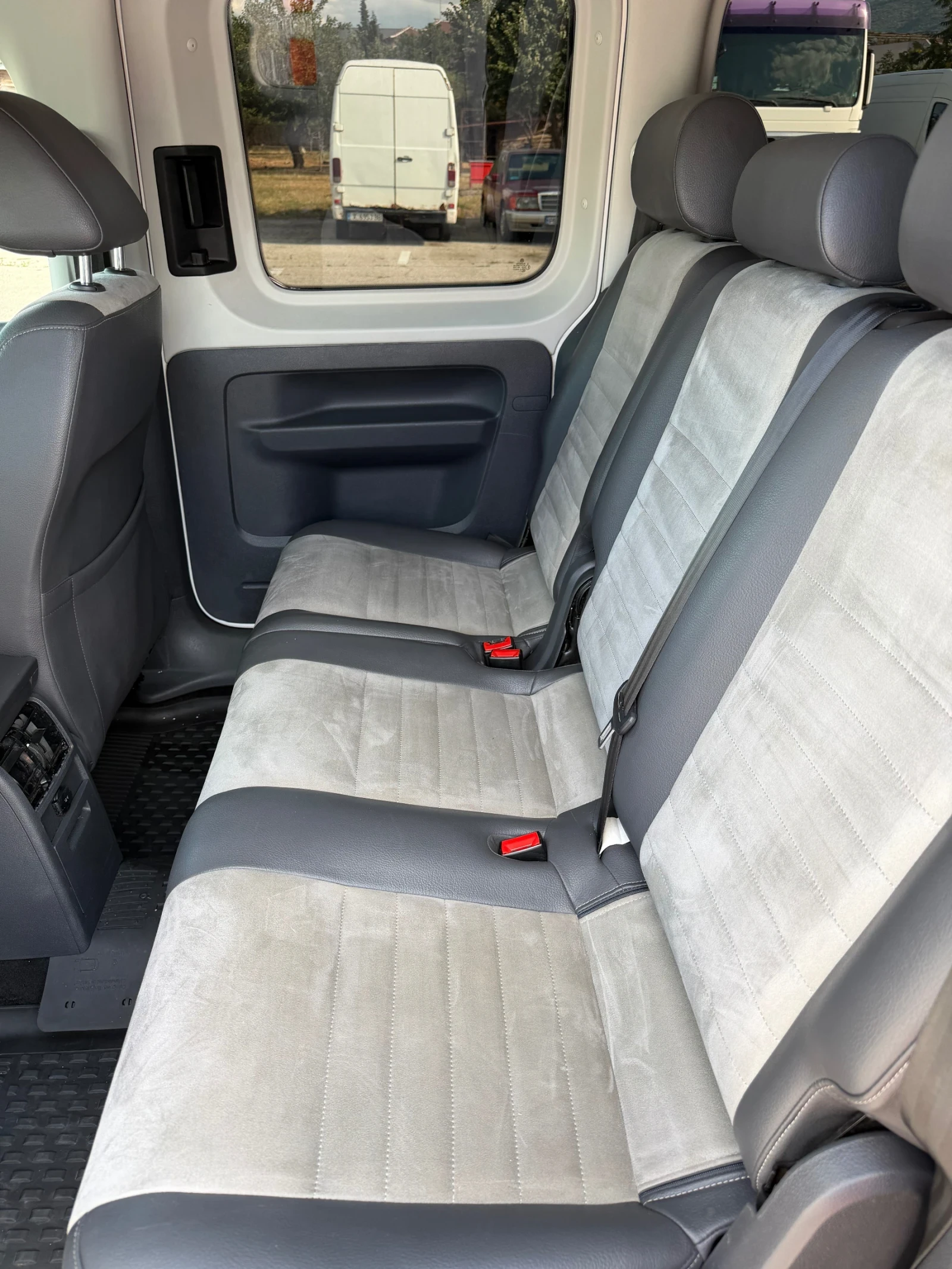 VW Caddy, снимка 10 - Автомобили и джипове - 55396825