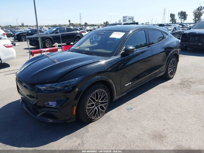 Ford Mustang Mach-E Premium, снимка 2 - Автомобили и джипове - 56320058