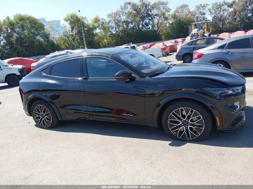 Ford Mustang Mach-E Premium, снимка 13 - Автомобили и джипове - 56320058
