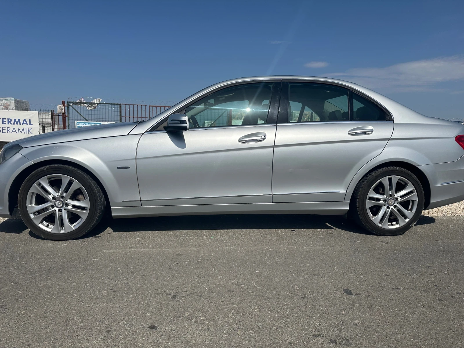 Mercedes-Benz C 220 Avangarde , снимка 3 - Автомобили и джипове - 56326819