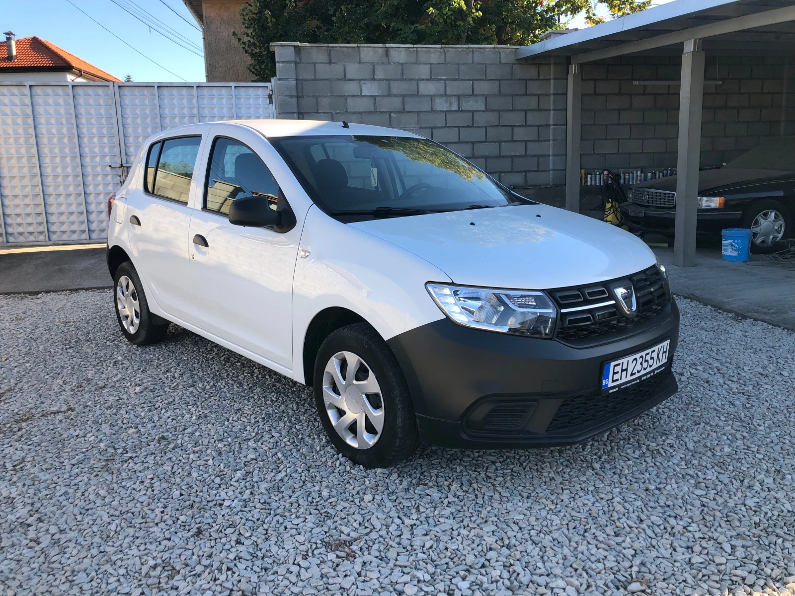 Dacia Sandero 8378km!!!, снимка 7 - Автомобили и джипове - 56355672