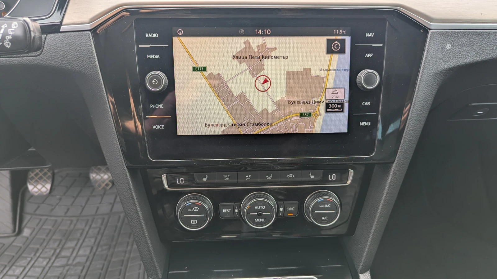 VW Passat 2.0 TDI HIGHLINE, снимка 12 - Автомобили и джипове - 56458413
