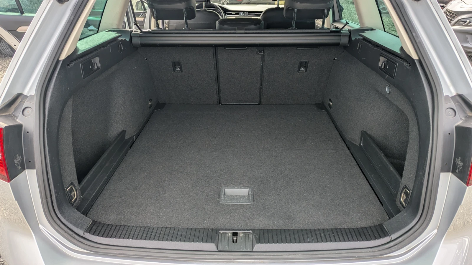 VW Passat 2.0 TDI HIGHLINE, снимка 14 - Автомобили и джипове - 56458413