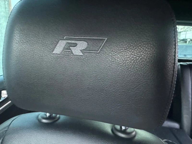 VW Tiguan 2.0TSI 4x4 FULL MAXX SWISS, снимка 16 - Автомобили и джипове - 52738638