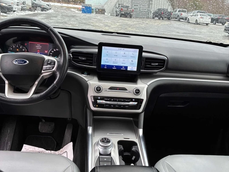 Ford Explorer * XLT 4WD * CARFAX * БЕЗ ПЪРВОНАЧАЛНА ВНОСКА, снимка 9 - Автомобили и джипове - 52972393