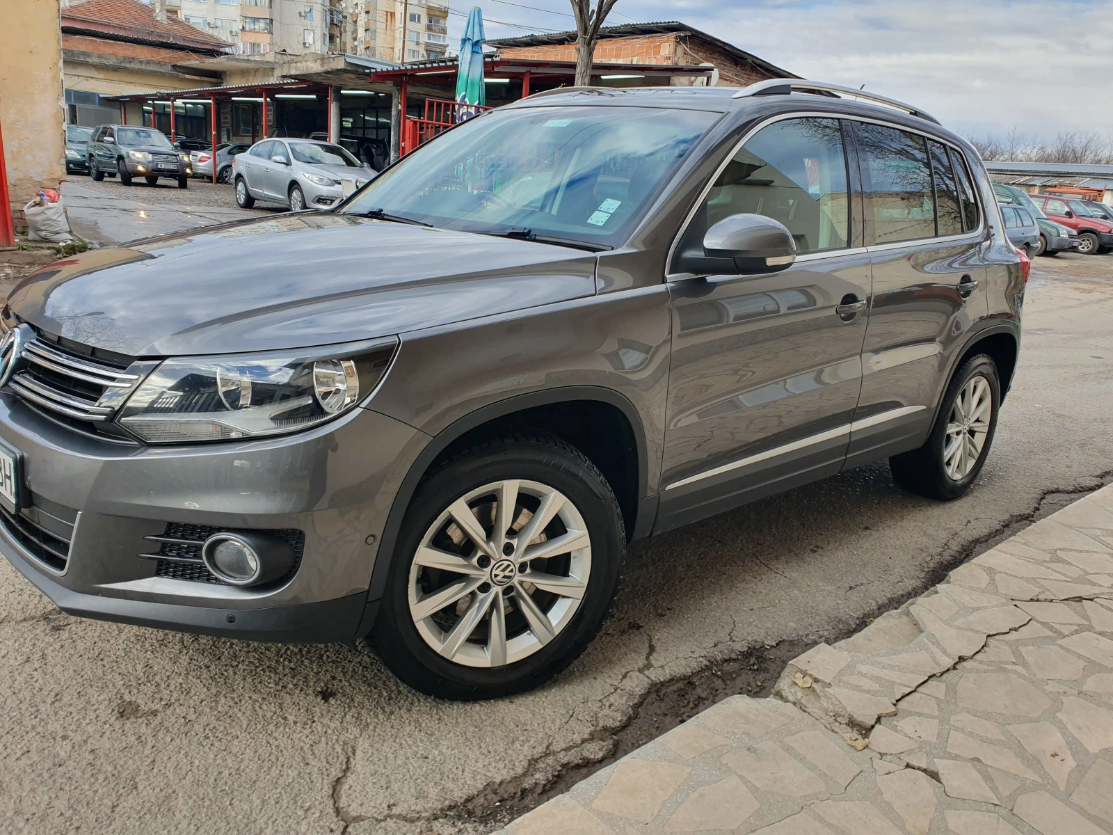 VW Tiguan 2.0 TDI  4-MOTION DSG - изображение 5