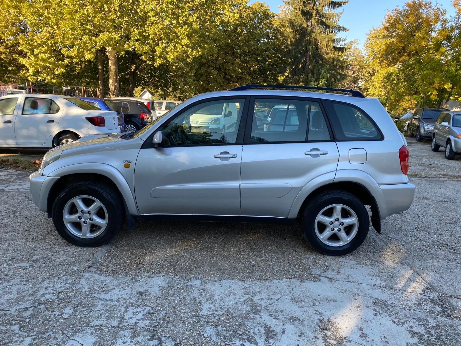 Toyota Rav4 2.0d4d 4x4 ИТАЛИЯ - изображение 5