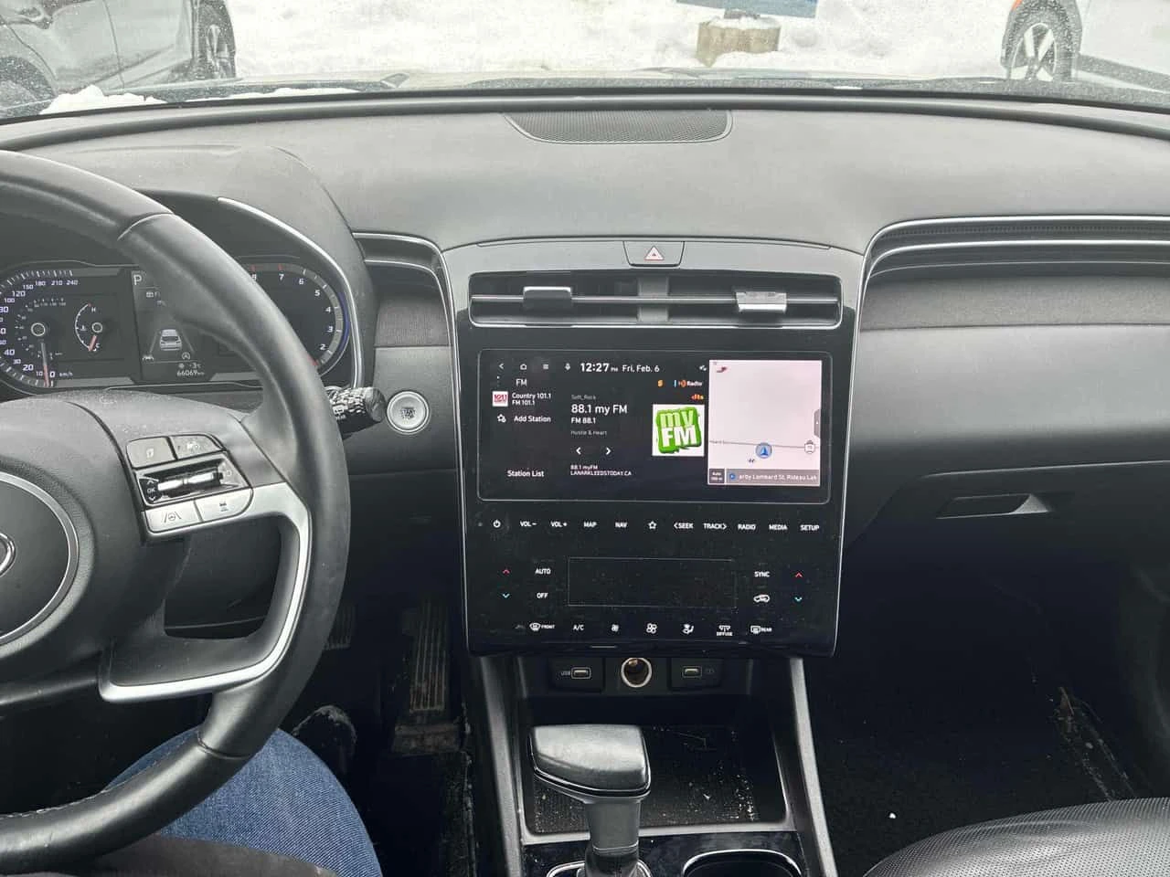 Hyundai Tucson * Urban Edition * CARFAX * ПАНО * KEYLESS - изображение 9