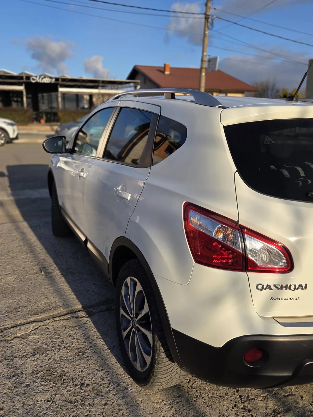 Nissan Qashqai, снимка 4 - Автомобили и джипове - 53878854