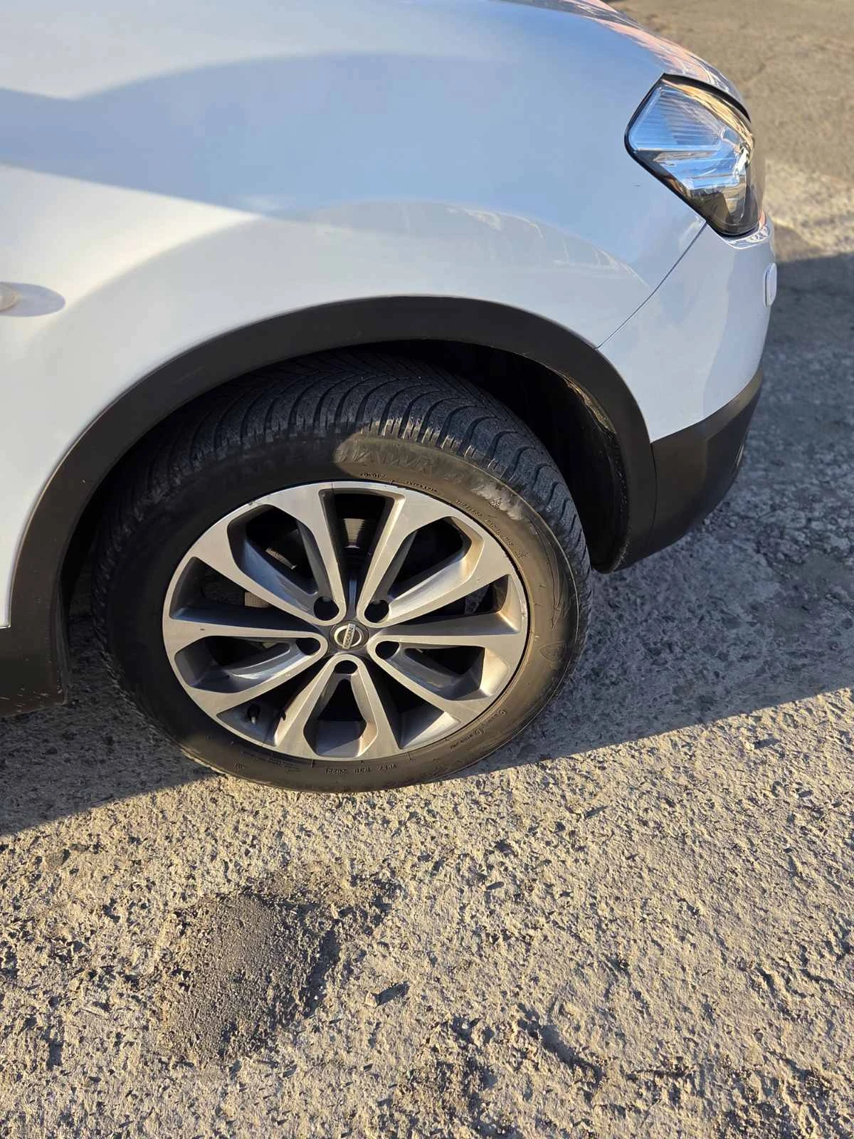 Nissan Qashqai, снимка 7 - Автомобили и джипове - 53878854