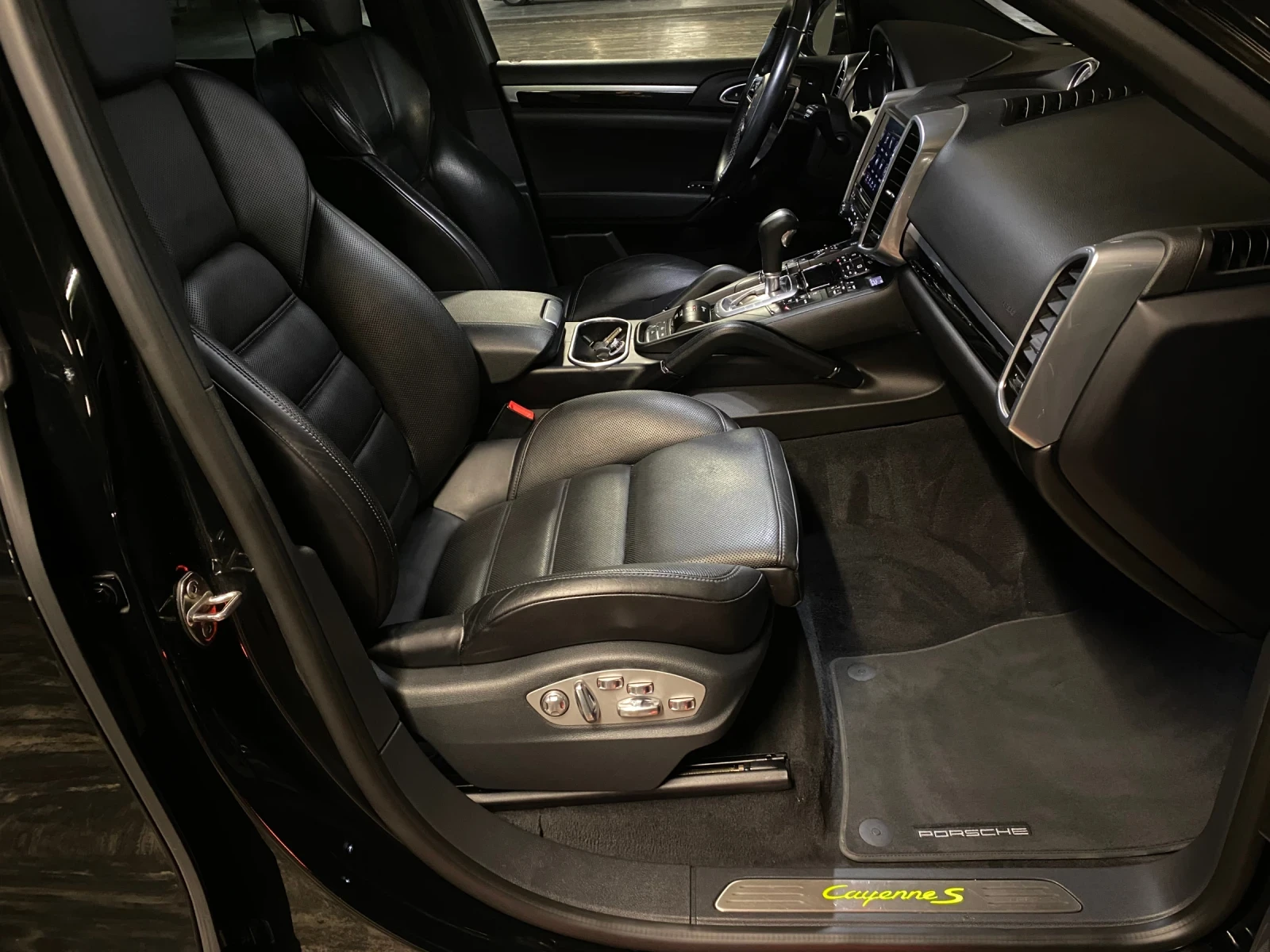 Porsche Cayenne Plug-in Hybrid Platinum Edition , снимка 7 - Автомобили и джипове - 54001890