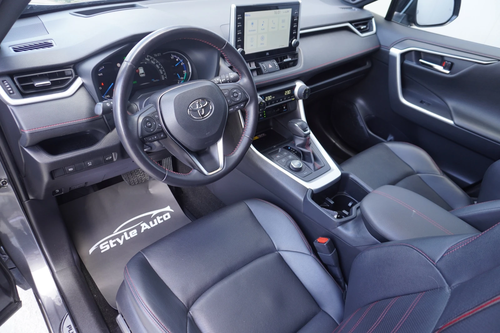 Toyota Rav4 2.5 Plug-in Hybrid, FACE, AWD/EXECUTIVE/HUD/JBL/36 | Mobile.bg � ����������� 10