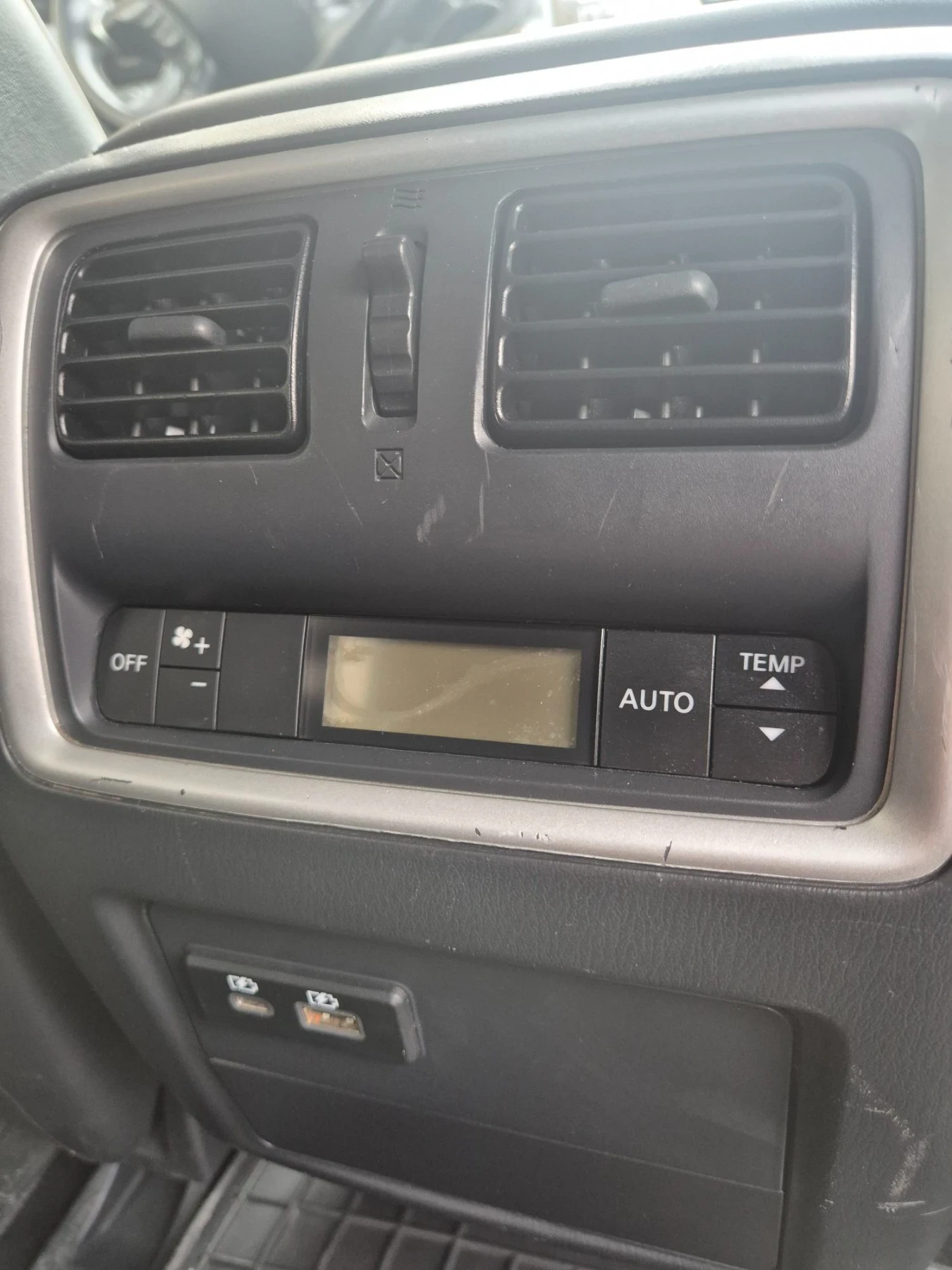 Infiniti QX60 7места, AWD, снимка 15 - Автомобили и джипове - 56161678