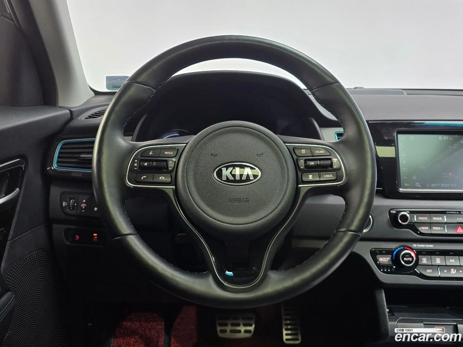 Kia Niro Noblesse, снимка 13 - Автомобили и джипове - 56484680