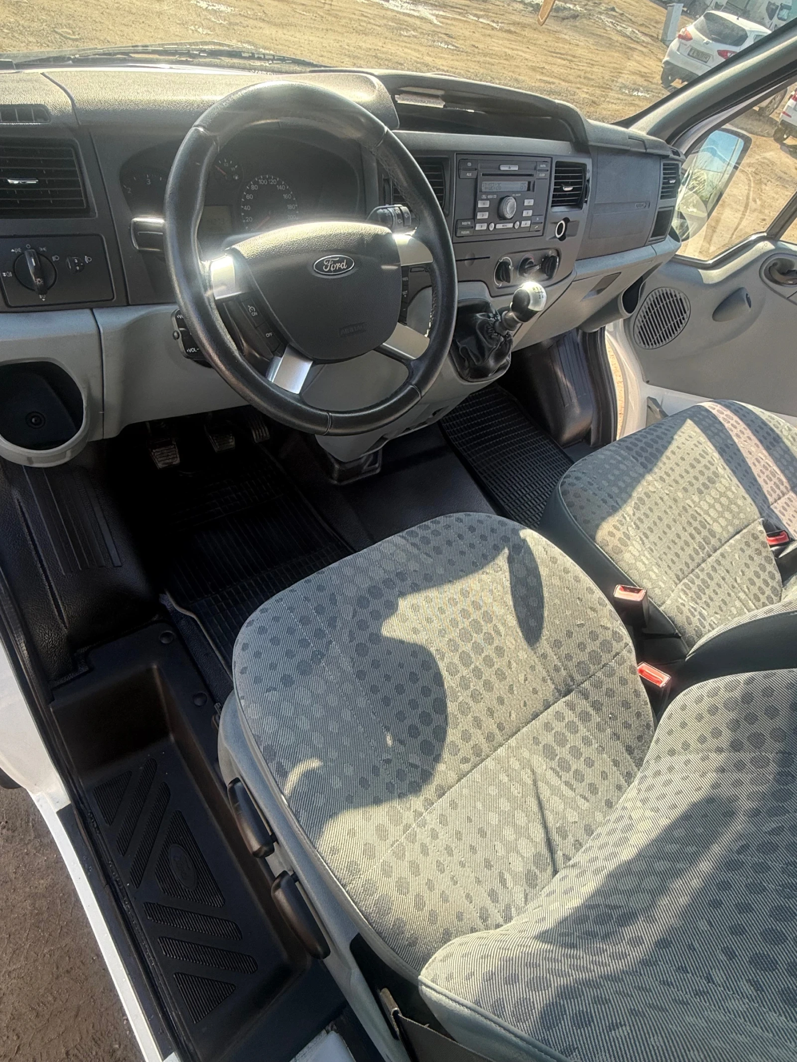 Ford Transit 2.2 - изображение 9