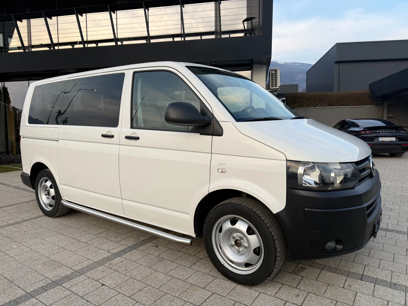 VW Transporter 2.0TDI 9-местен 2хКлима, снимка 2 - Бусове и автобуси - 53710782