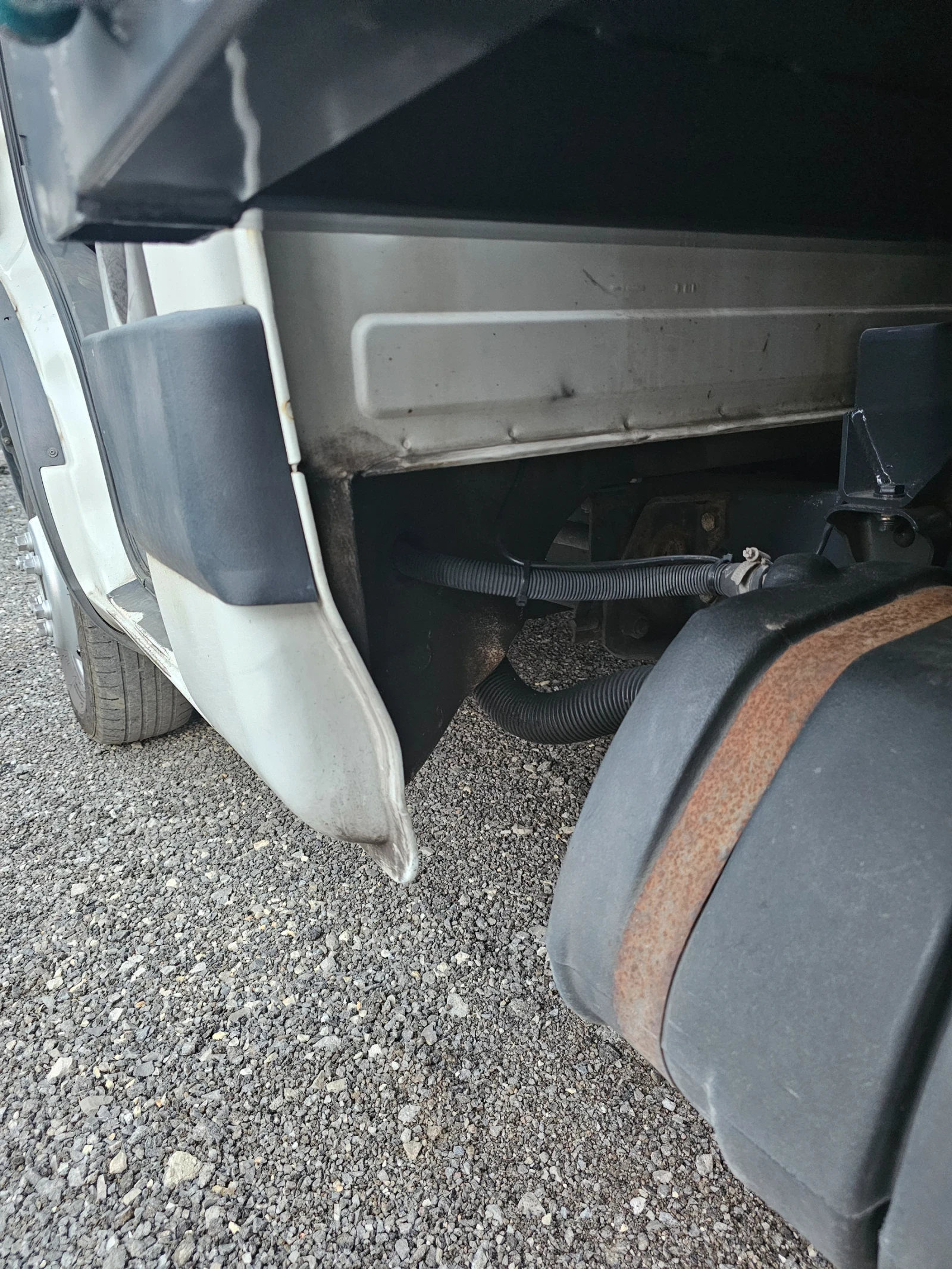 Iveco 35c13 2.8 d 130 hp 3.8/2.1, снимка 5 - Бусове и автобуси - 55317075