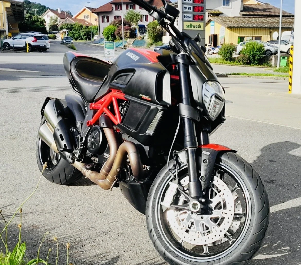 Ducati Diavel Diavel CARBON, BREMBO, TCS FULL, снимка 2 - Мотоциклети и мототехника - 55441489