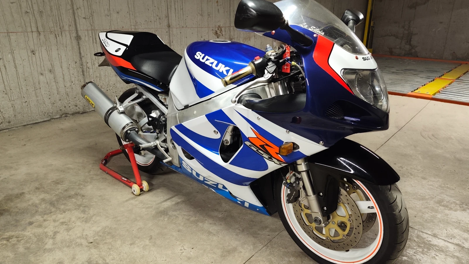 Suzuki Gsxr 750, снимка 2 - Мотоциклети и мототехника - 55790347