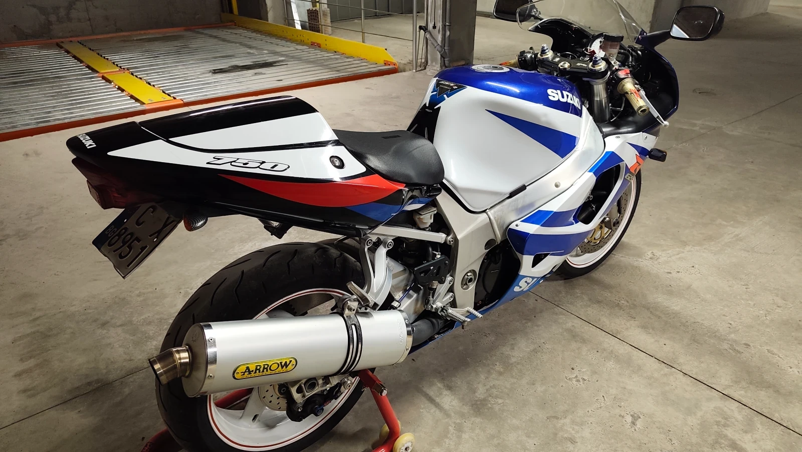 Suzuki Gsxr 750, снимка 7 - Мотоциклети и мототехника - 55790347