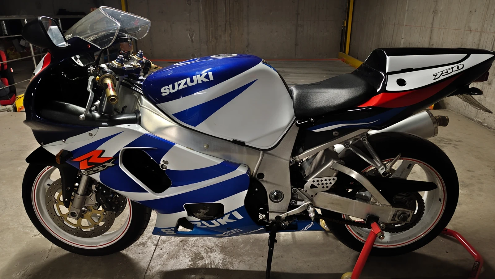 Suzuki Gsxr 750, снимка 3 - Мотоциклети и мототехника - 55790347