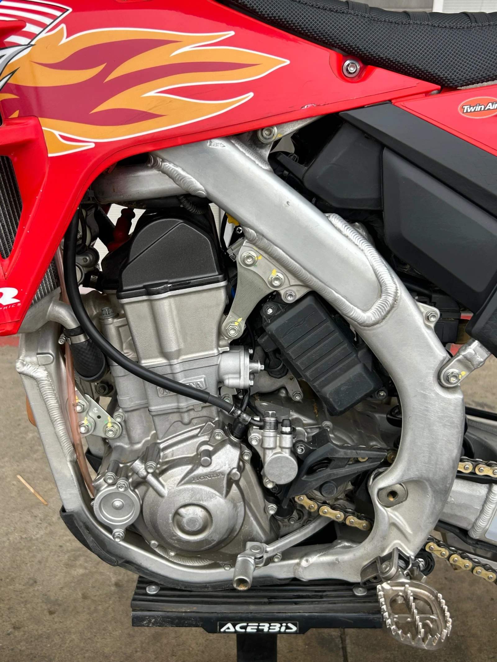 Honda Crf МНОГО ЗАПАЗЕН , снимка 10 - Мотоциклети и мототехника - 56747240