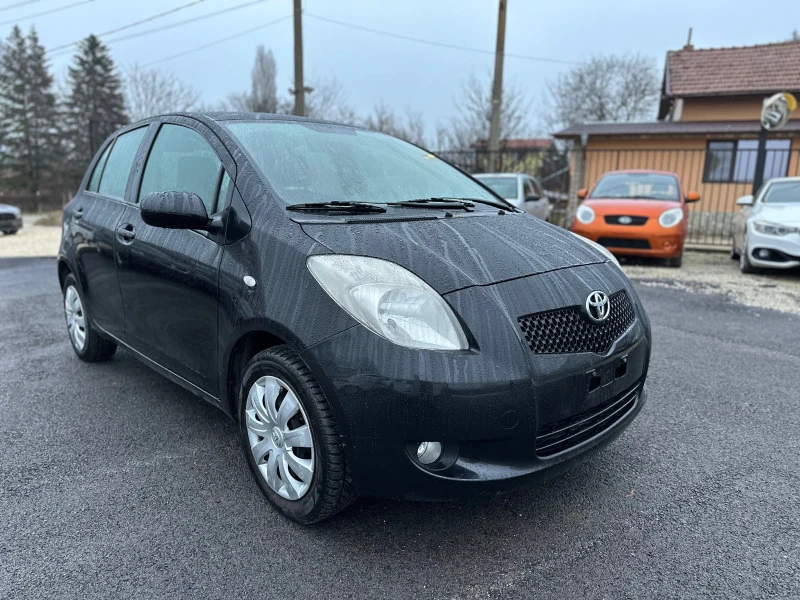 Toyota Yaris 1.3-БЕНЗИН-НАВИГАЦИЯ, снимка 3 - Автомобили и джипове - 43712604