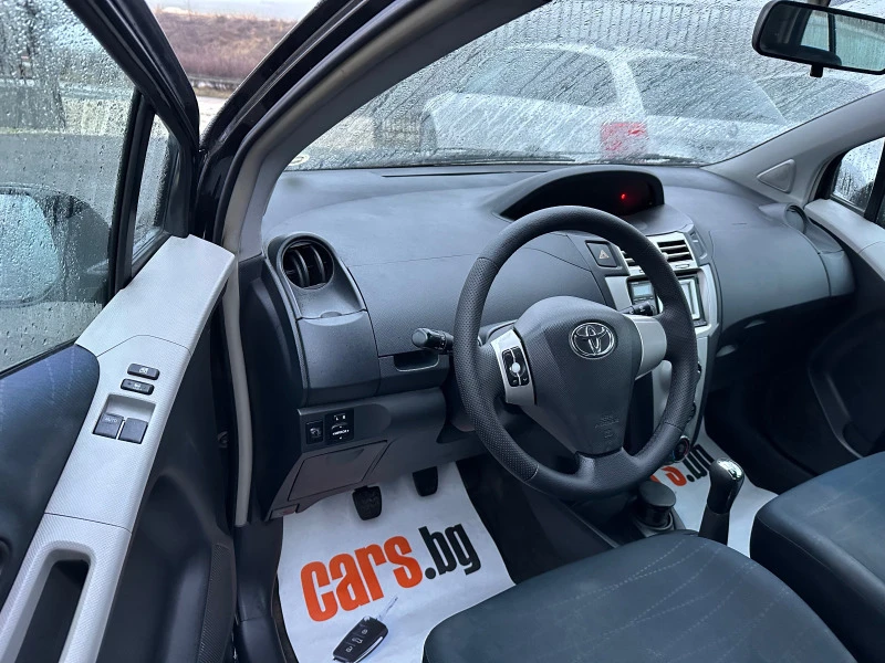 Toyota Yaris 1.3-БЕНЗИН-НАВИГАЦИЯ, снимка 7 - Автомобили и джипове - 43712604