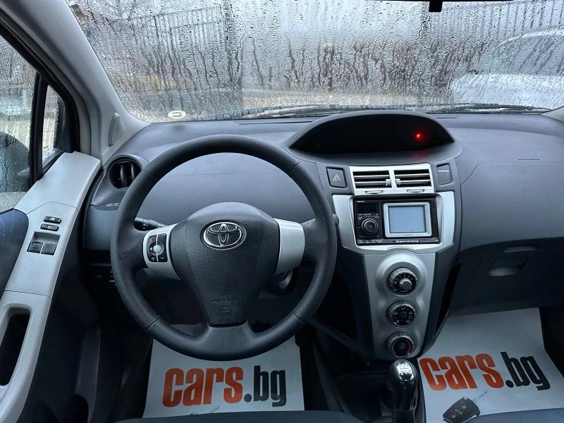 Toyota Yaris 1.3-БЕНЗИН-НАВИГАЦИЯ, снимка 8 - Автомобили и джипове - 43712604