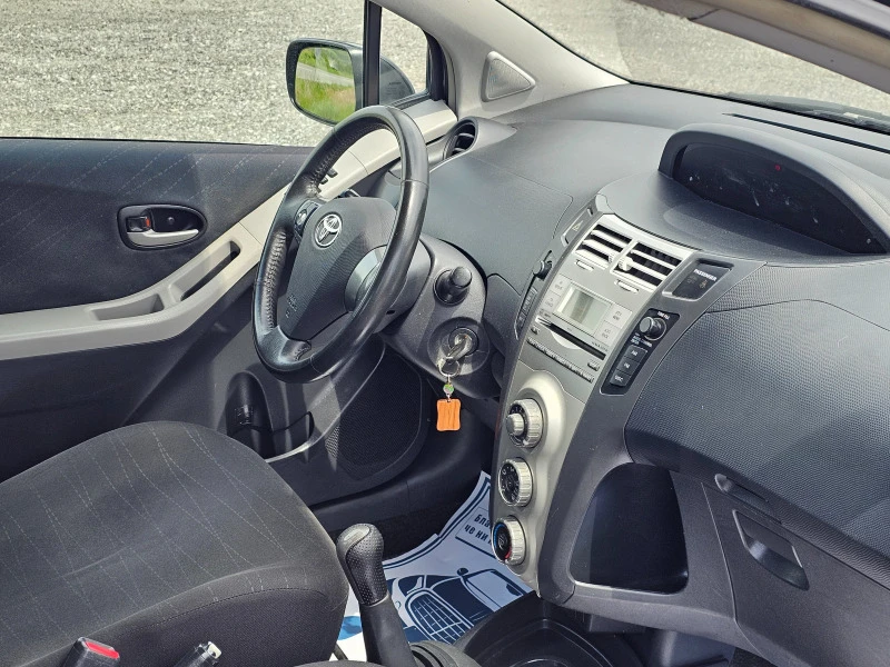 Toyota Yaris 1.4d, снимка 4 - Автомобили и джипове - 46354170