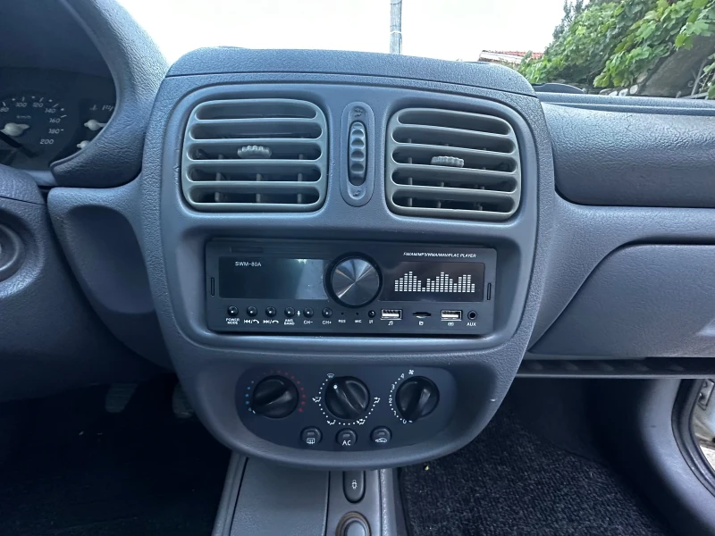 Renault Clio 1.2 Бензин, снимка 14 - Автомобили и джипове - 46768452