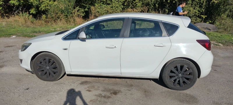 Opel Astra 2.0 CDTi, снимка 5 - Автомобили и джипове - 47388101