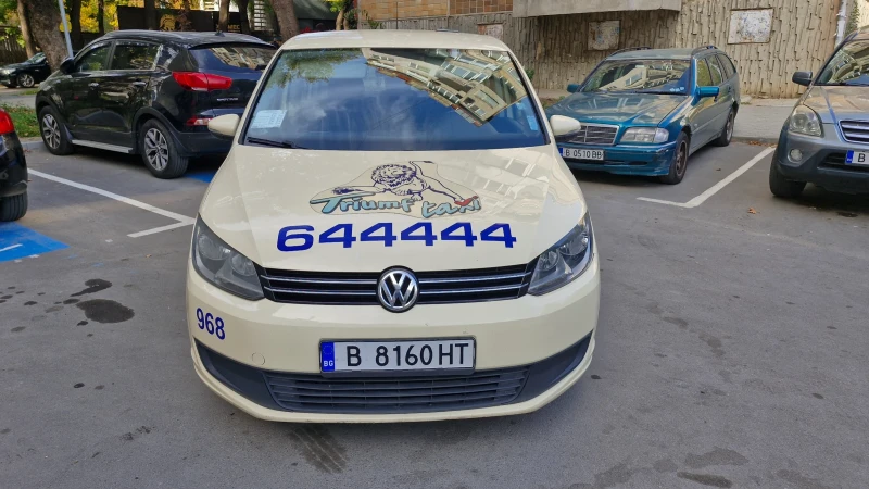 VW Touran 1.6 tdi, снимка 2 - Автомобили и джипове - 47790389