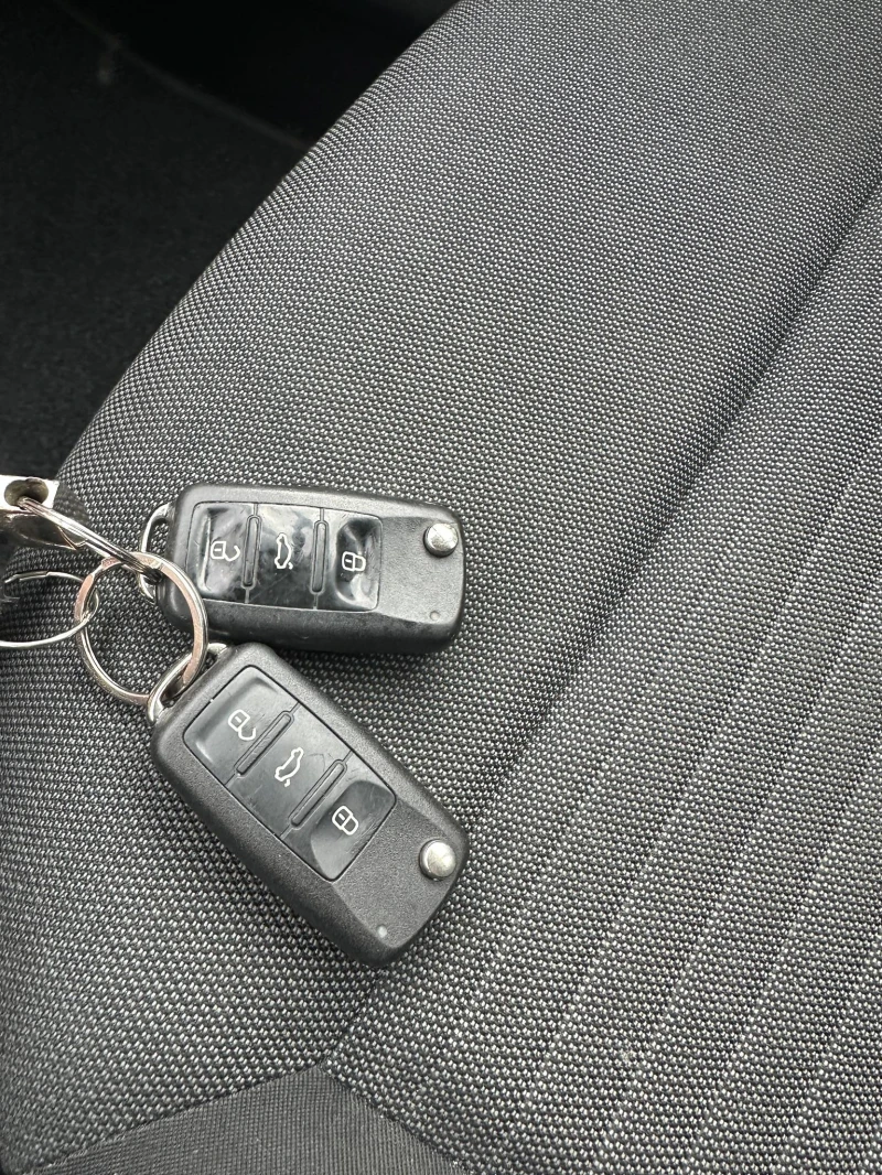 VW Polo 1.2 i, снимка 12 - Автомобили и джипове - 49702219