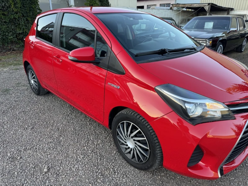 Toyota Yaris 1.5i Hybrid, снимка 9 - Автомобили и джипове - 51620503