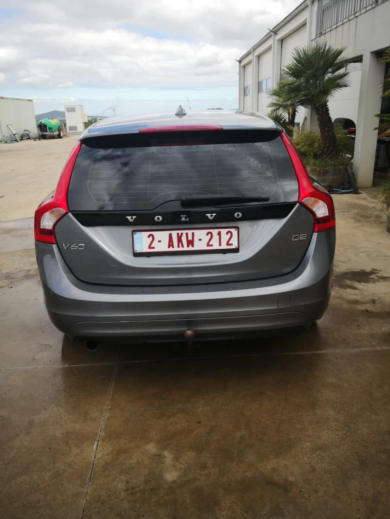 Volvo V60, снимка 11 - Автомобили и джипове - 51807399