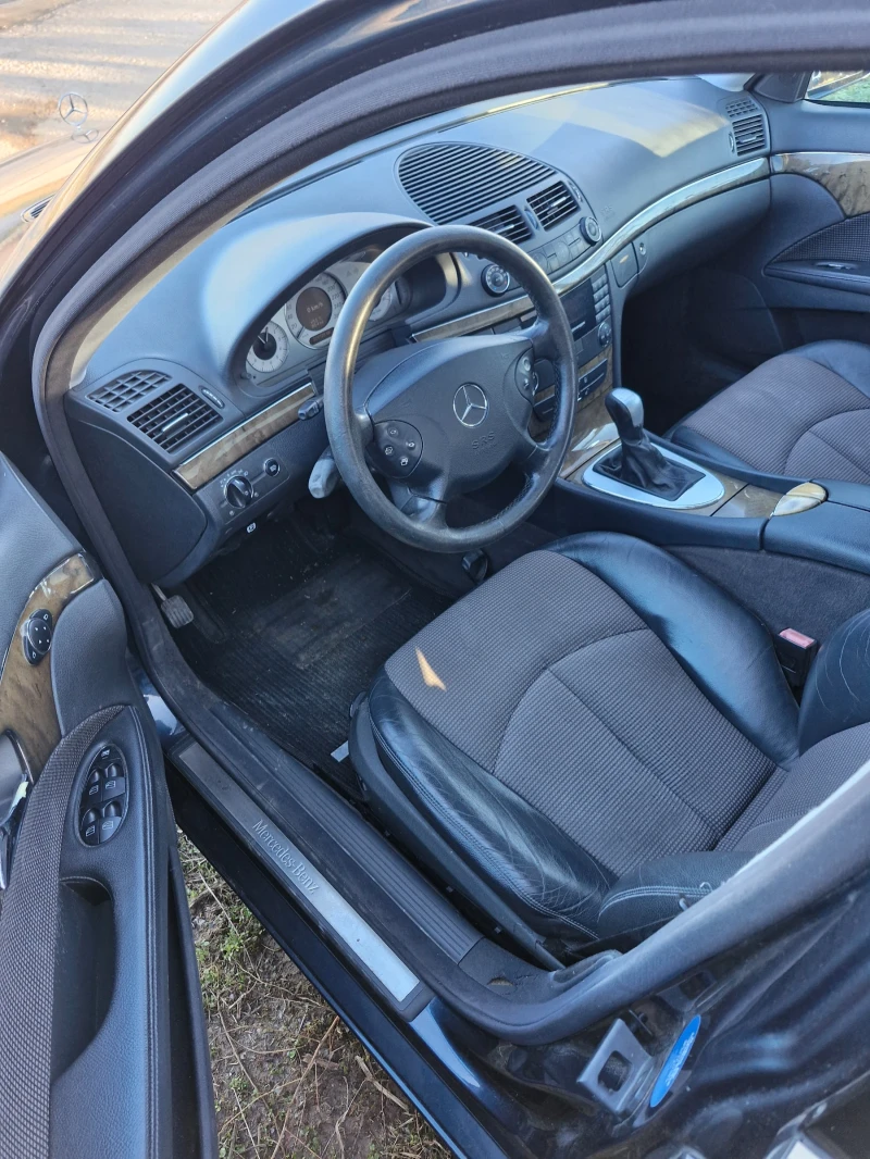 Mercedes-Benz E 270, снимка 6 - Автомобили и джипове - 52656732