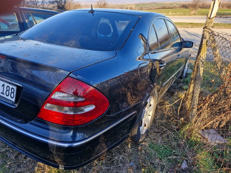 Mercedes-Benz E 270, снимка 5 - Автомобили и джипове - 52656732