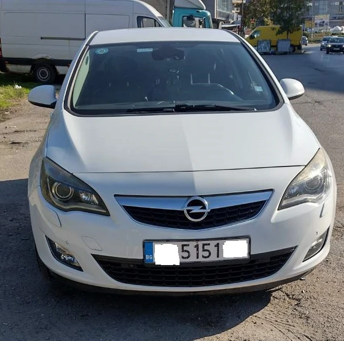 Opel Astra 2.0 CDTi, снимка 3 - Автомобили и джипове - 47388101