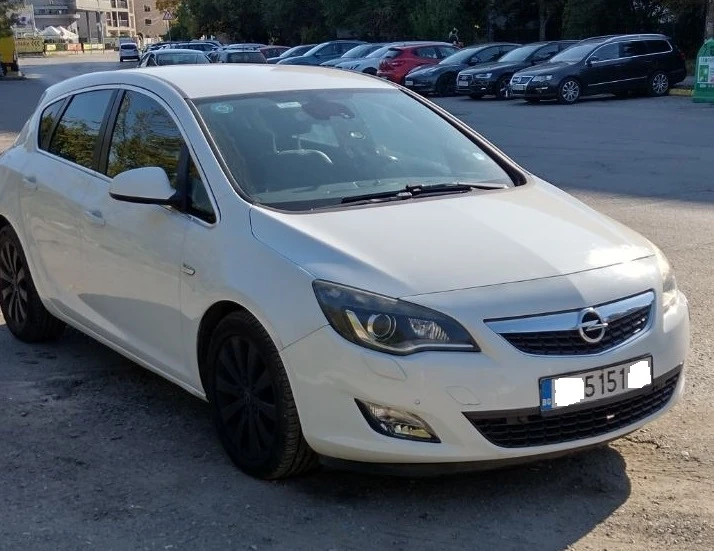 Opel Astra 2.0 CDTi, снимка 1 - Автомобили и джипове - 47388101