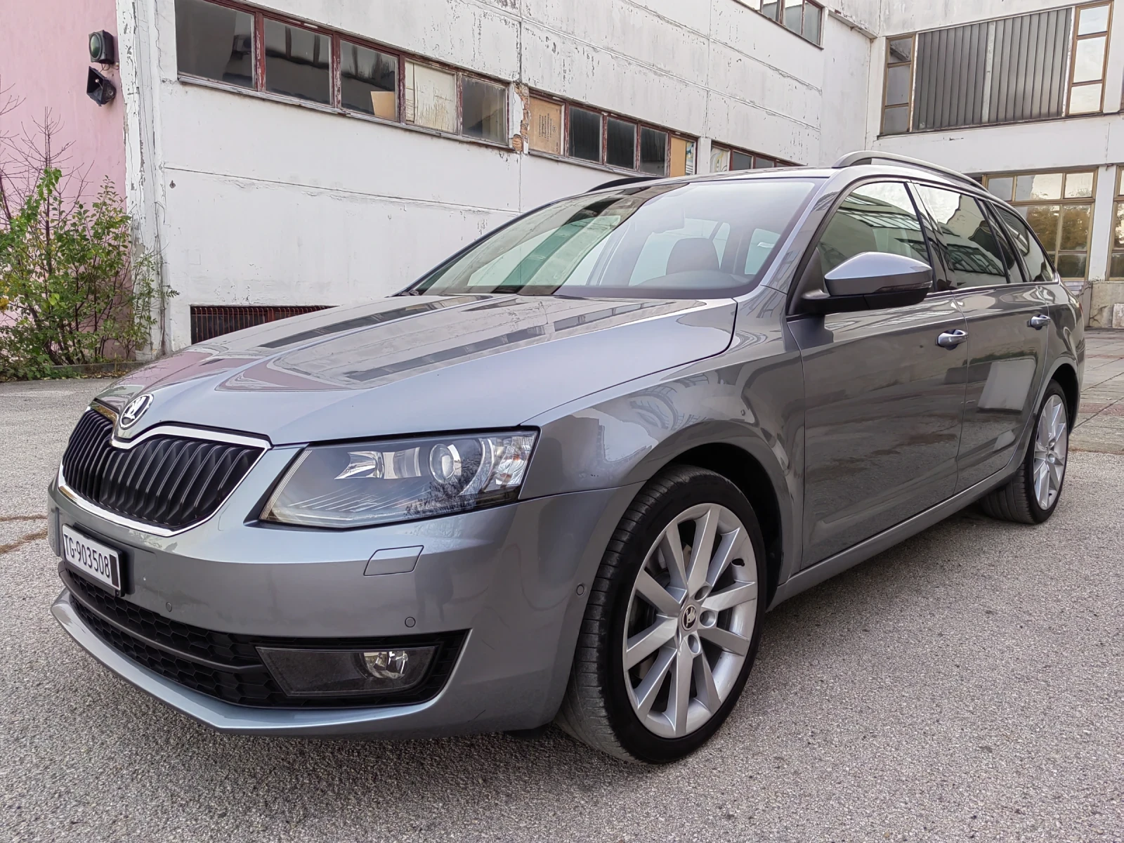 Skoda Octavia 1.8TSI / DSG / 4x4  - изображение 7