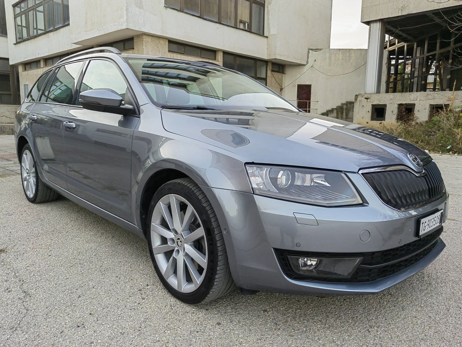 Skoda Octavia 1.8TSI / DSG / 4x4  - изображение 2