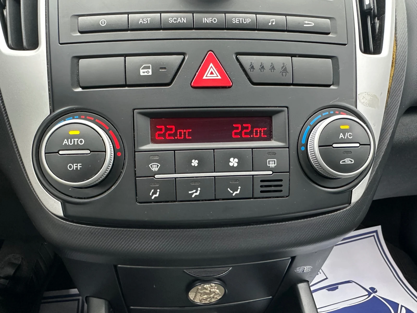 Kia Ceed 1.6CRDI* REALNI KM*  | Mobile.bg   13