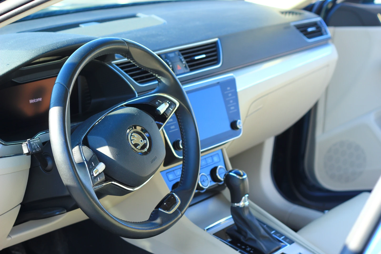 Skoda Superb Style Plus 2.0 бензин 190кс. - изображение 8