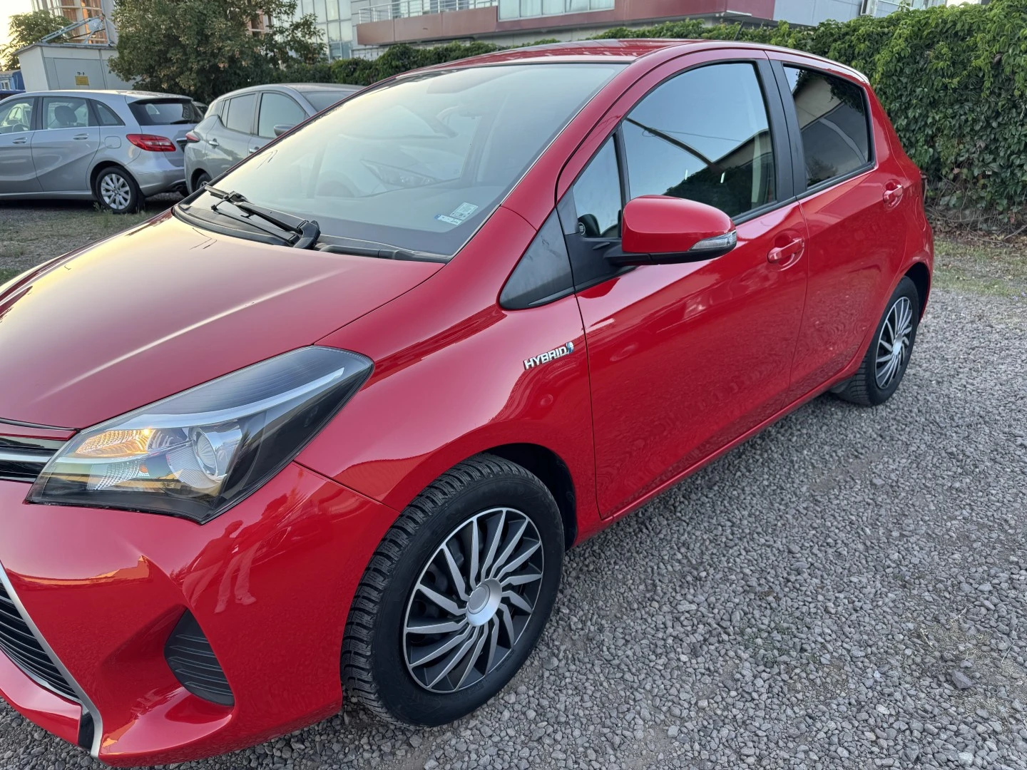 Toyota Yaris 1.5i Hybrid - изображение 2