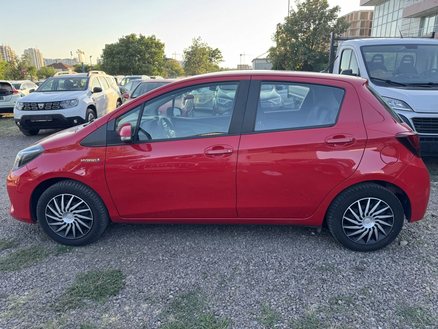 Toyota Yaris 1.5i Hybrid, Автомат, Сервизна история - изображение 3